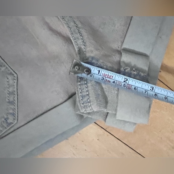 Tinted cropped denim jacket with denim shorts set - Picture 4 of 7